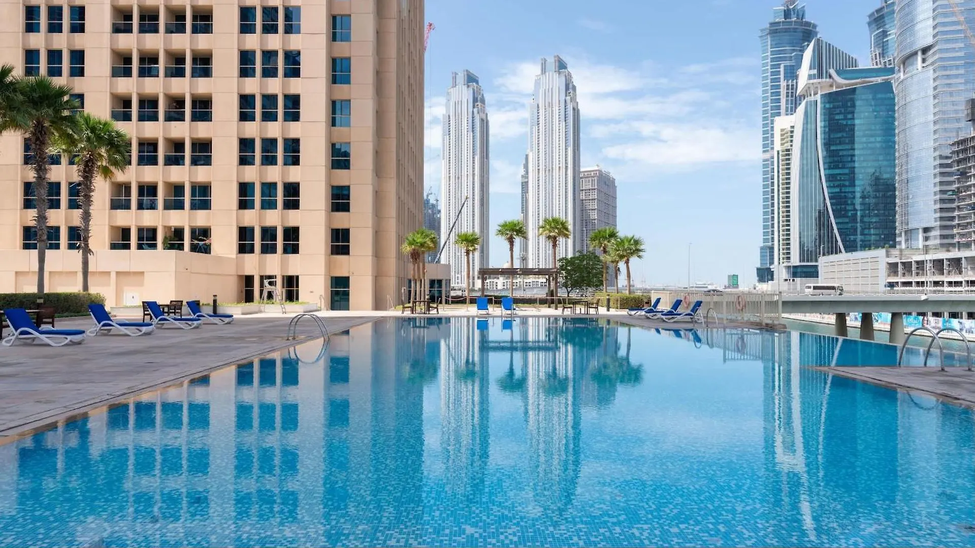 Bnbnova - 1Br - Panoramic Canal & Dubai Skyline View Apartment