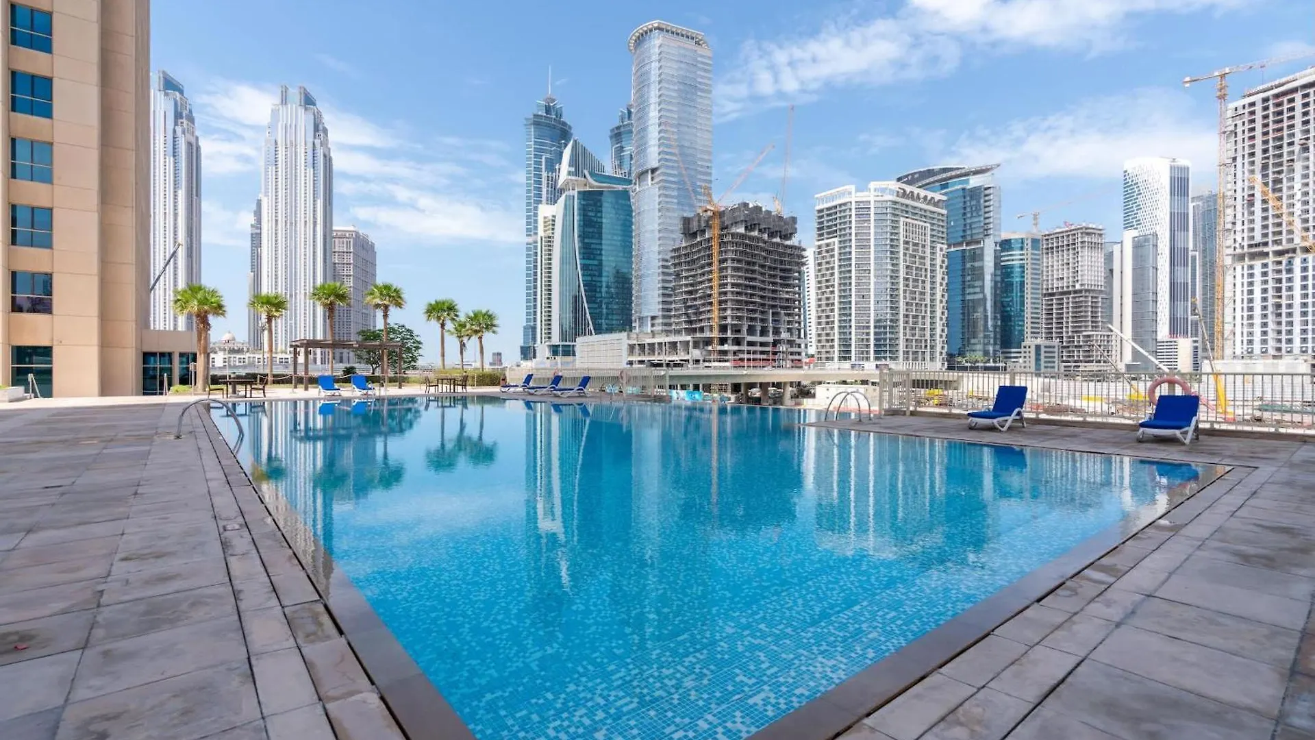 Bnbnova - 1Br - Panoramic Canal & Dubai Skyline View Apartment