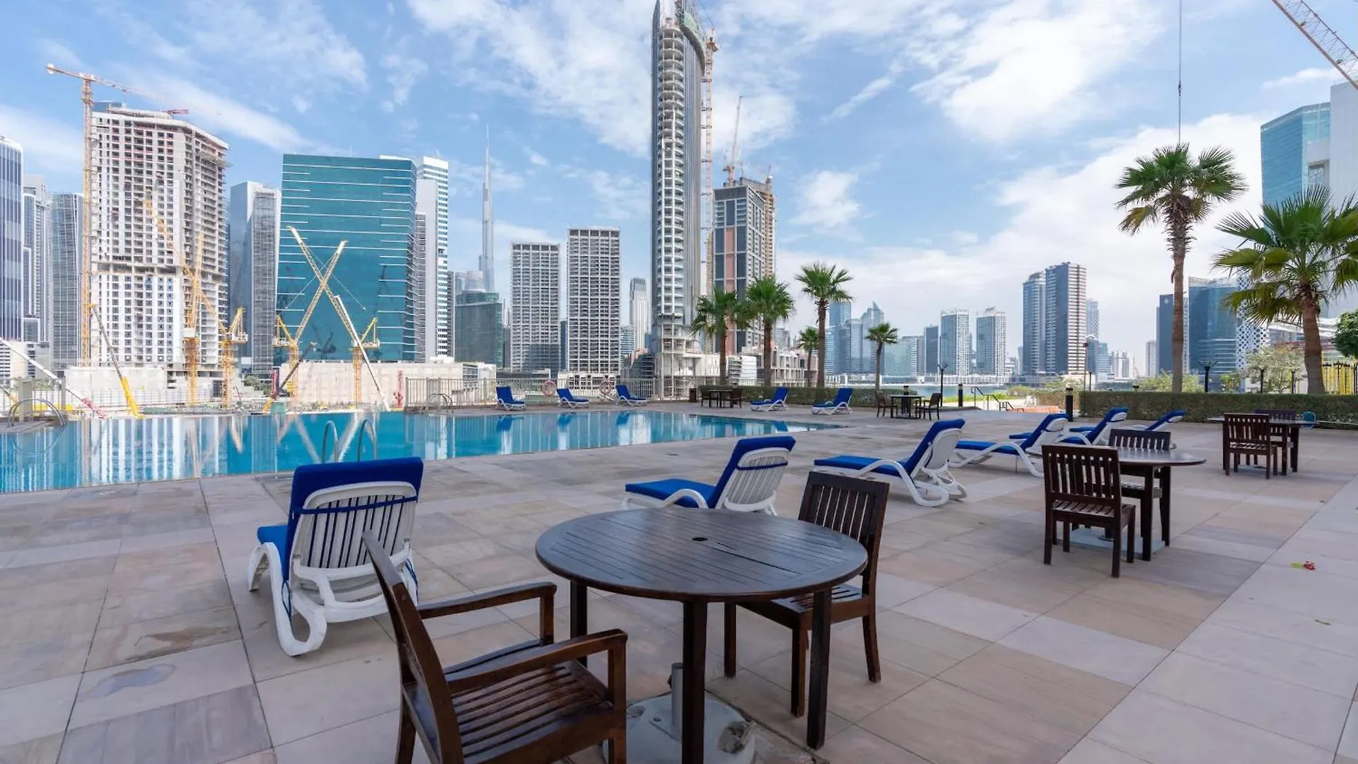 Bnbnova - 1Br - Panoramic Canal & Dubai Skyline View