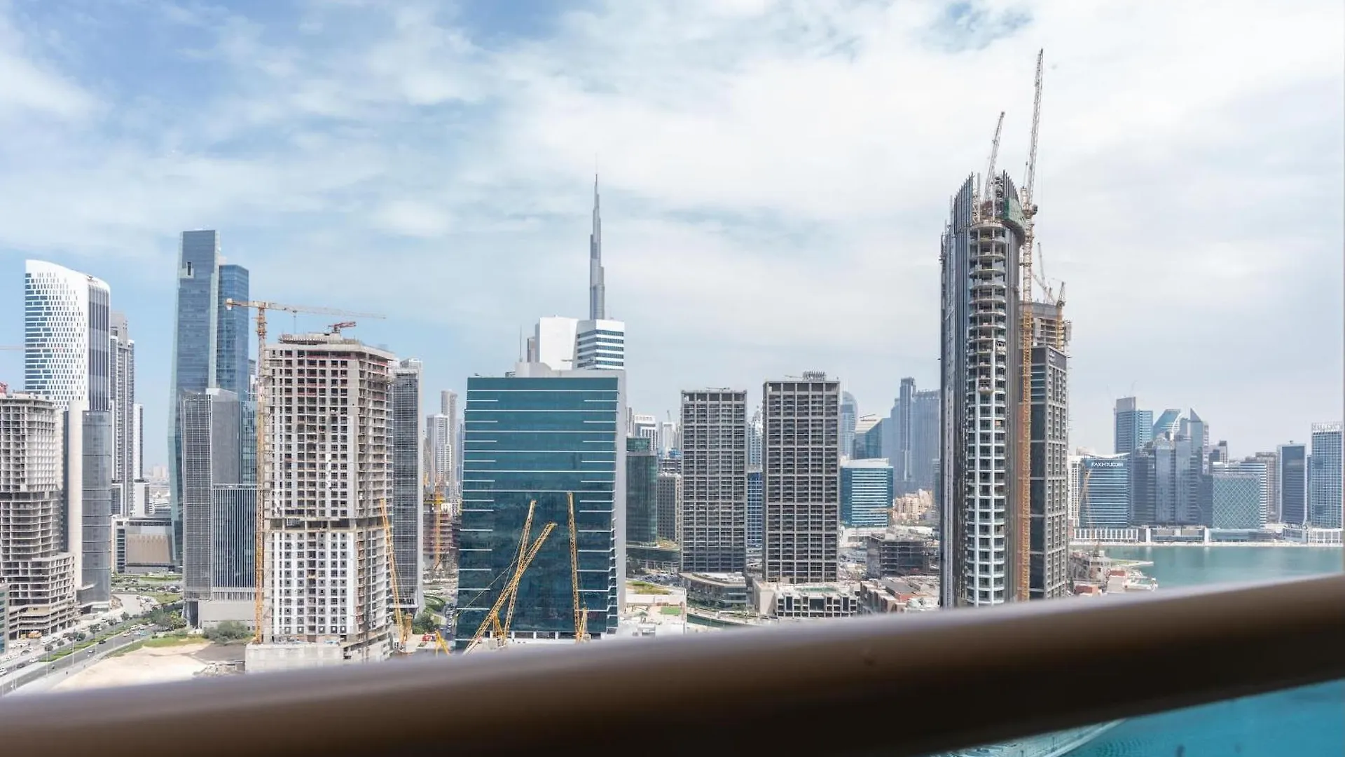 Bnbnova - 1Br - Panoramic Canal & Dubai Skyline View 0*,