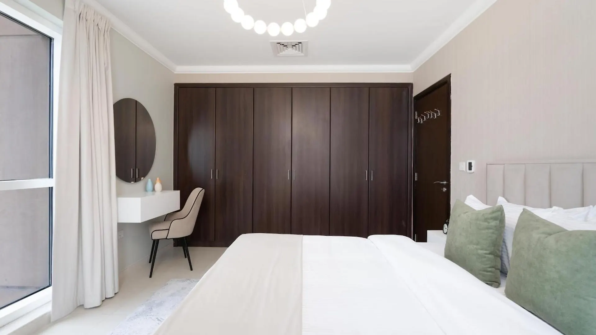 Bnbnova - 1Br - Panoramic Canal & Dubai Skyline View
