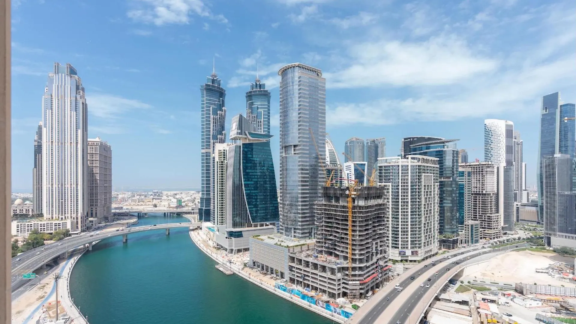 Bnbnova - 1Br - Panoramic Canal & Dubai Skyline View 0*,  United Arab Emirates